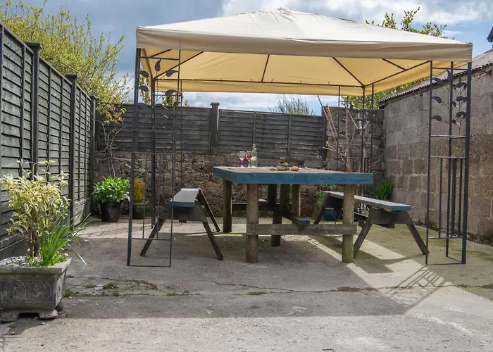 The Buzzard - 6 Person Family Glamping Cabin
