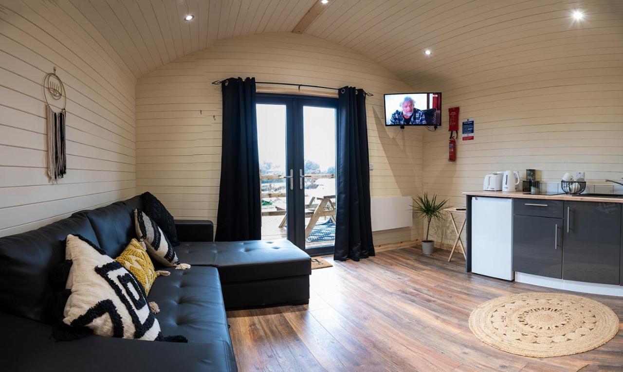 The Buzzard - 6 Person Family Glamping Campsite *